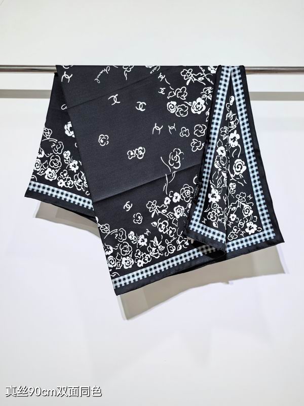 Chanel silk scarf 90X90cm E66 (13)