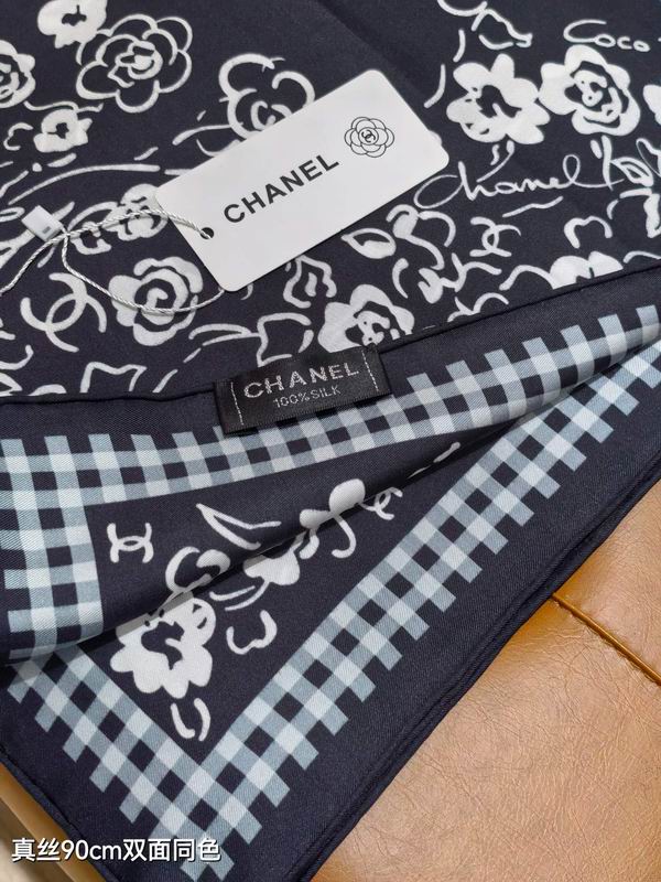 Chanel silk scarf 90X90cm E66 (14)
