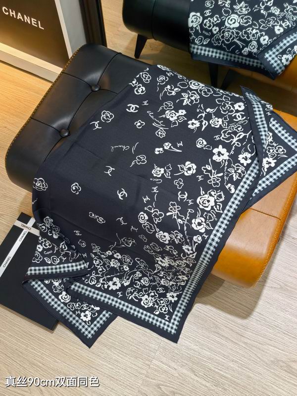 Chanel silk scarf 90X90cm E66 (16)
