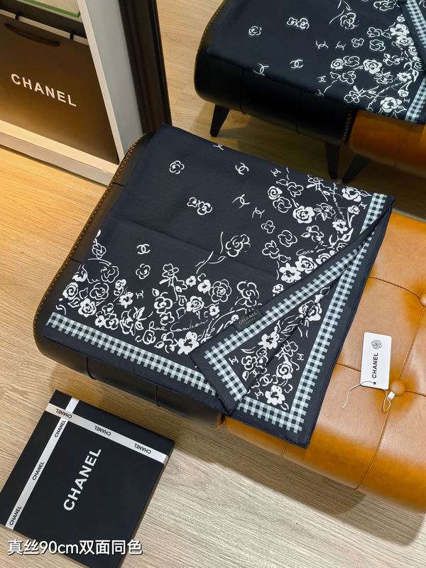Chanel silk scarf 90X90cm E66 (17)