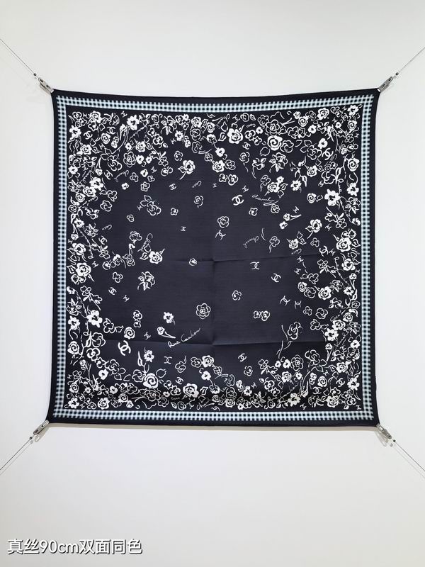Chanel silk scarf 90X90cm E66 (18)
