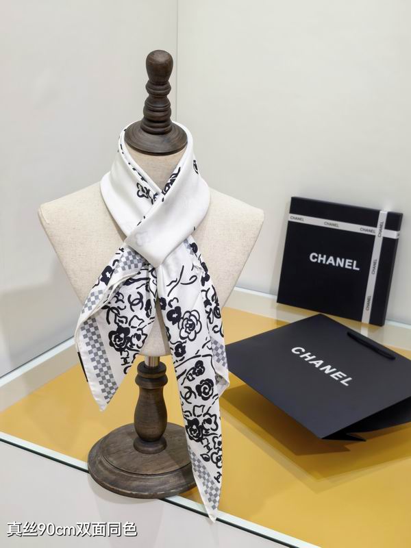 Chanel silk scarf 90X90cm E66 (2)
