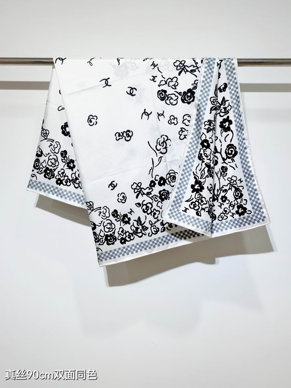 Chanel silk scarf 90X90cm E66 (4)