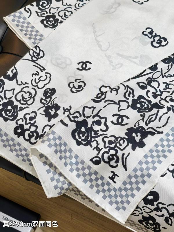 Chanel silk scarf 90X90cm E66 (5)
