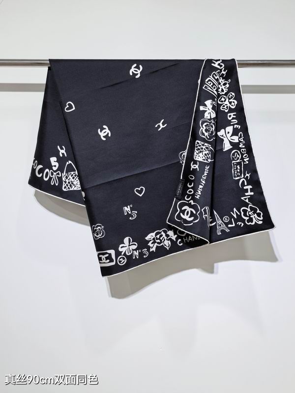 Chanel silk scarf 90X90cm E67 (13)