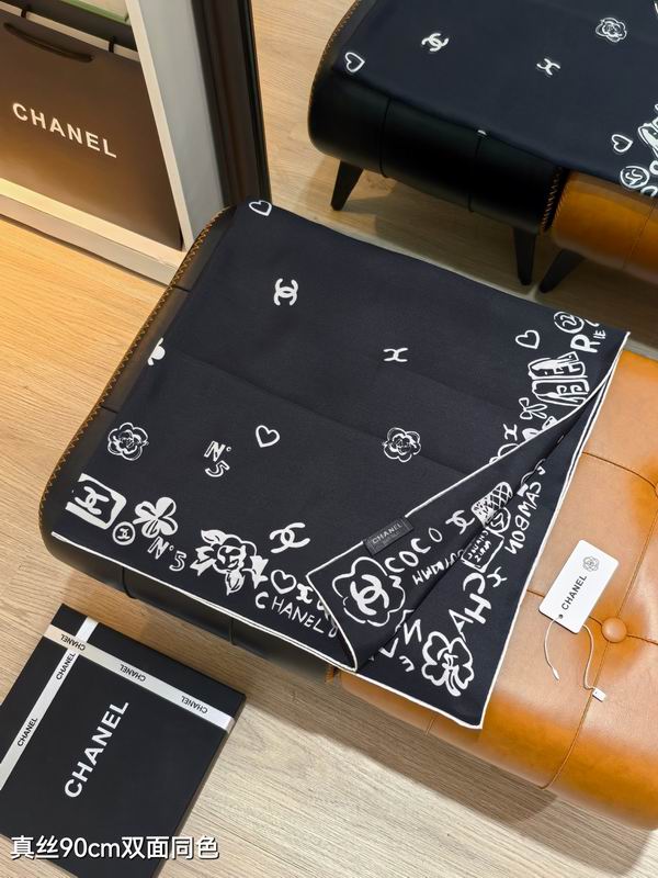 Chanel silk scarf 90X90cm E67 (17)
