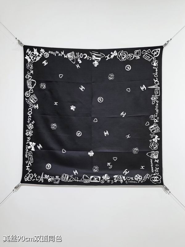 Chanel silk scarf 90X90cm E67 (18)