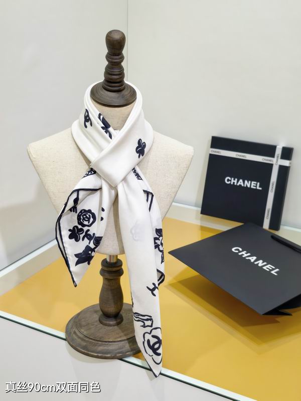 Chanel silk scarf 90X90cm E67 (2)