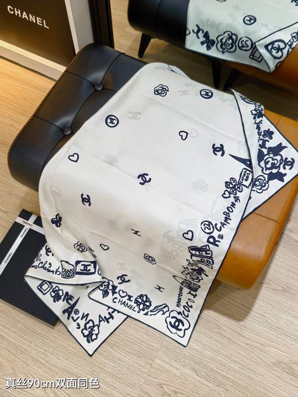 Chanel silk scarf 90X90cm E67 (7)