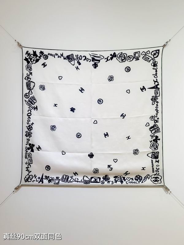 Chanel silk scarf 90X90cm E67 (9)