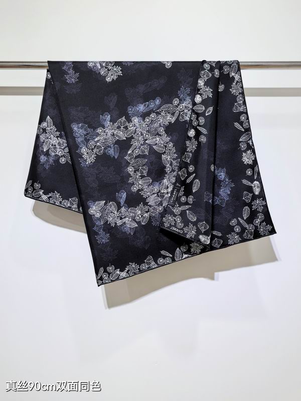 Chanel silk scarf 90X90cm E68 (3)
