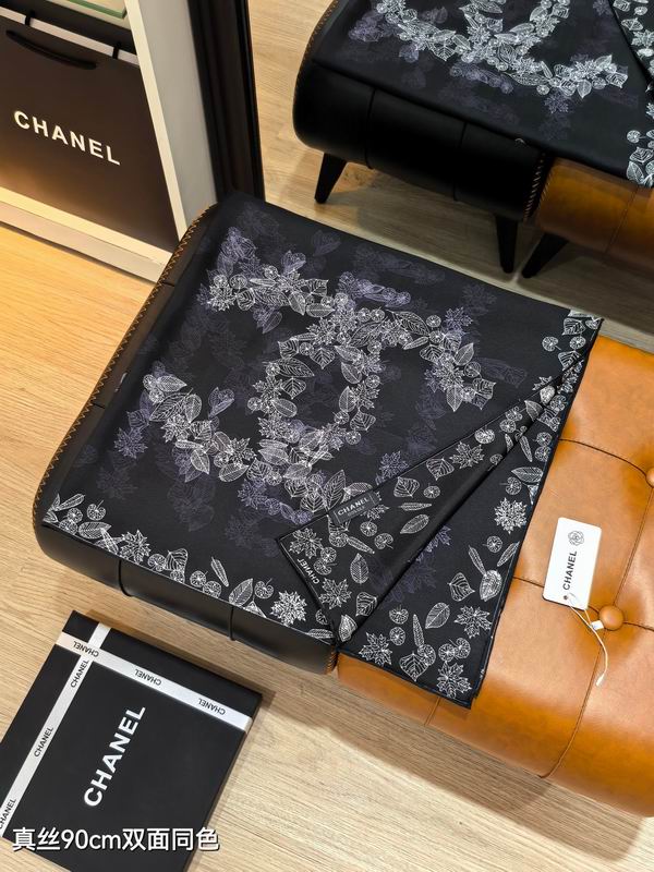 Chanel silk scarf 90X90cm E68 (7)