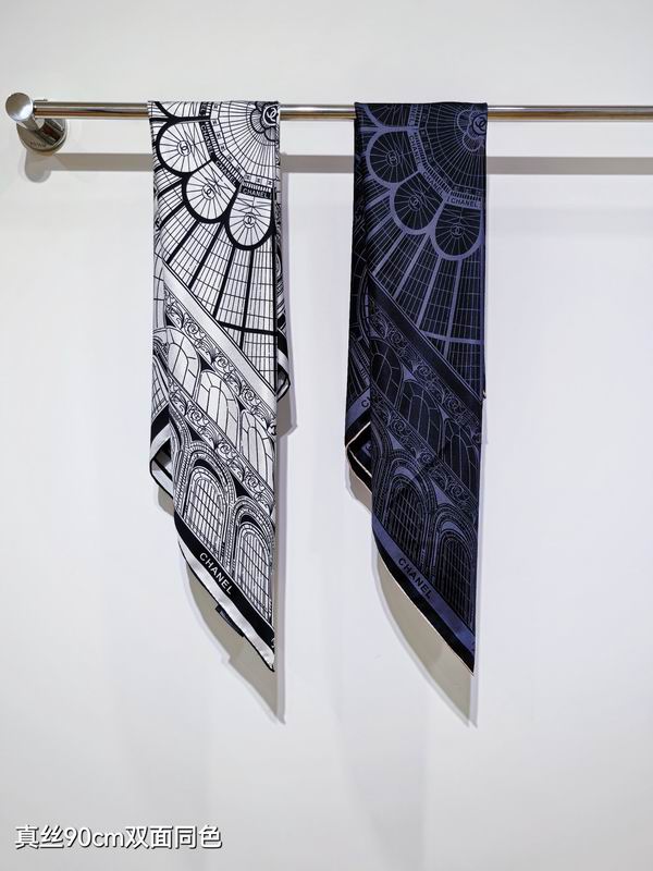 Chanel silk scarf 90X90cm E69 (1)