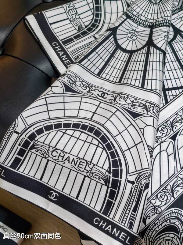 Chanel silk scarf 90X90cm E69 (15)