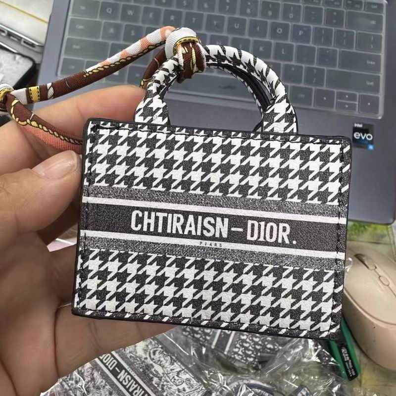 Dior AirPods bag (1)