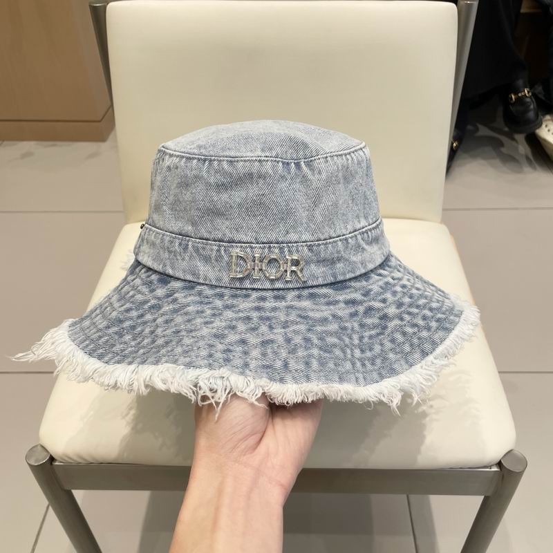 Dior hat (150)