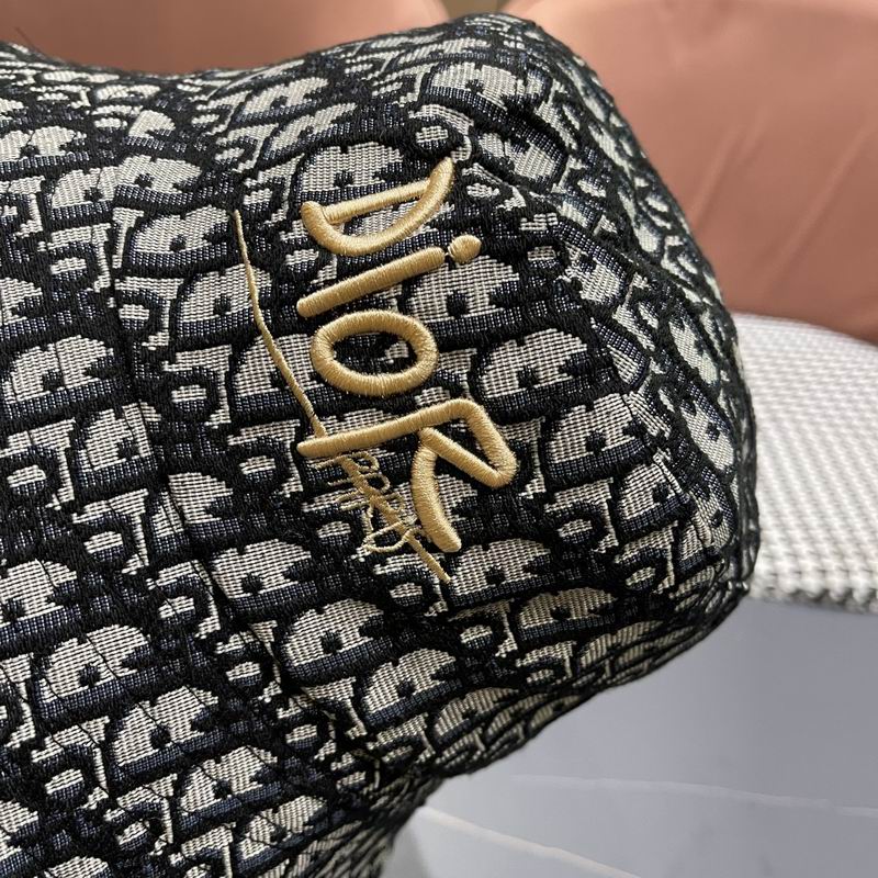Dior hat (170)