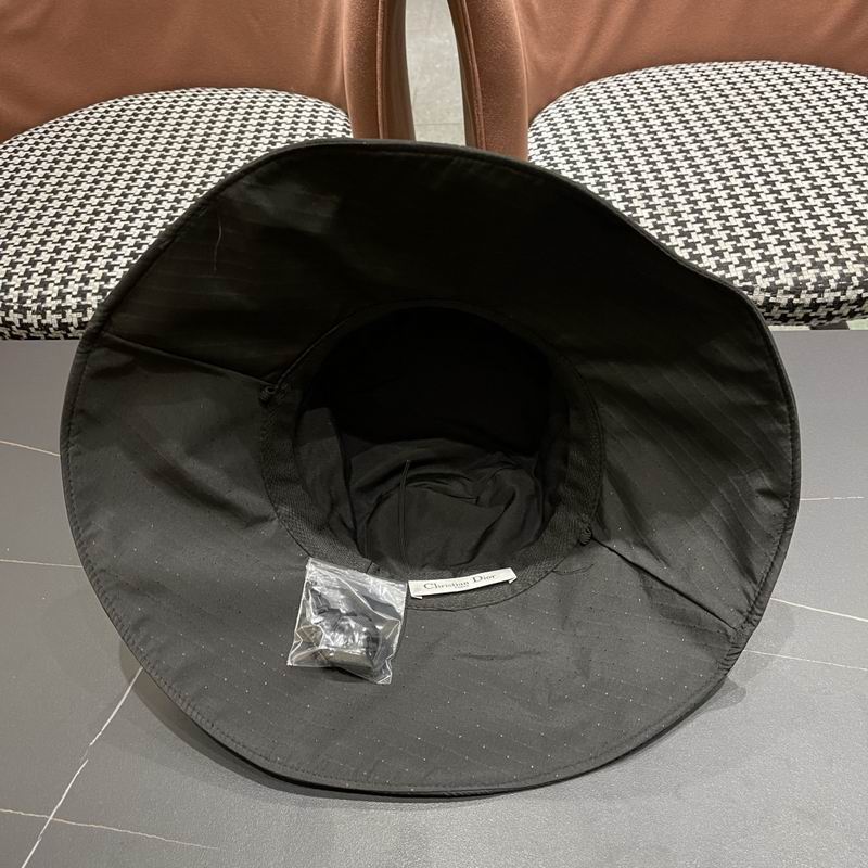 Dior hat (200)