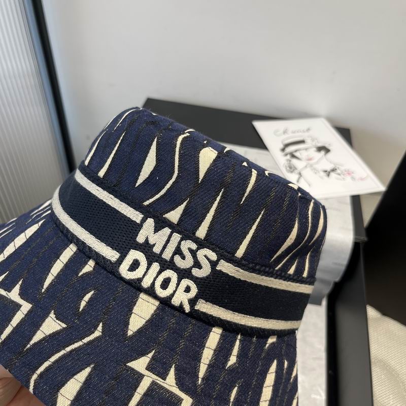 Dior hat dx (5)