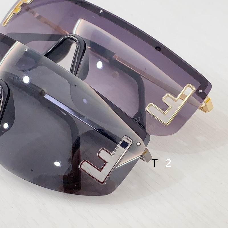 Fendi FE40168U 145 0 142 b07