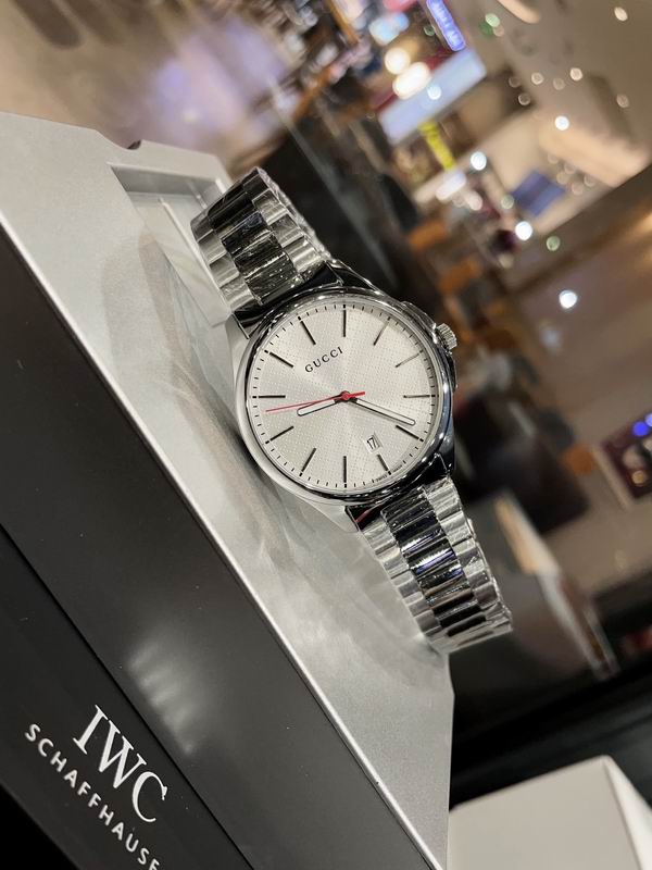 Gucci 40mm 02 (1)