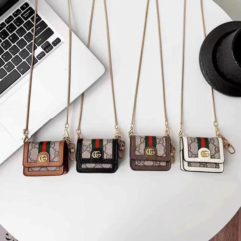 Gucci AirPods bag (2)