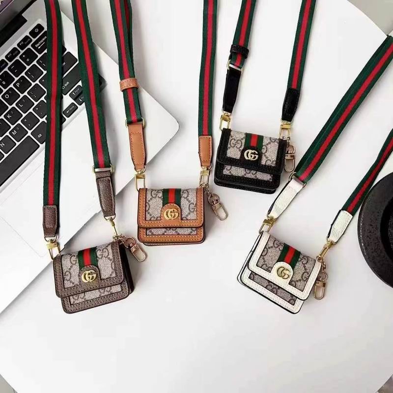 Gucci AirPods bag (3)