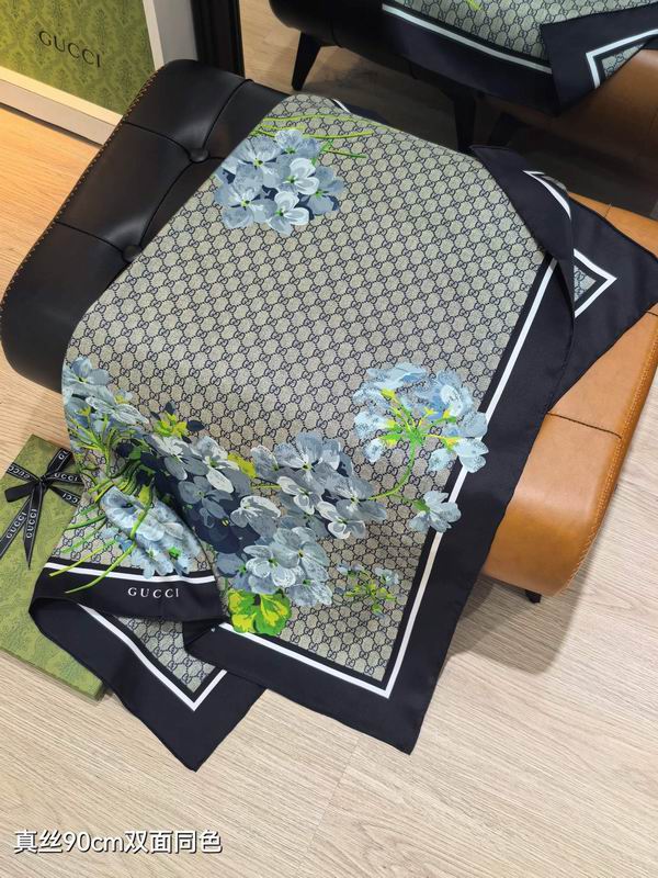 Gucci silk Scarf 90X90cm E12 (7)