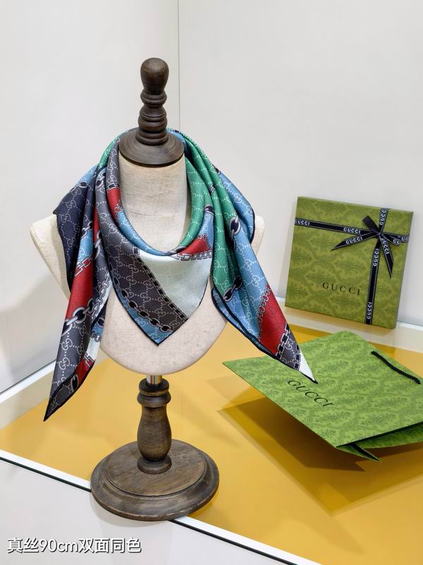 Gucci silk scarf 90X90cm E44 (2)