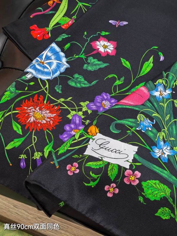 Gucci silk scarf 90X90cm E45 (15)