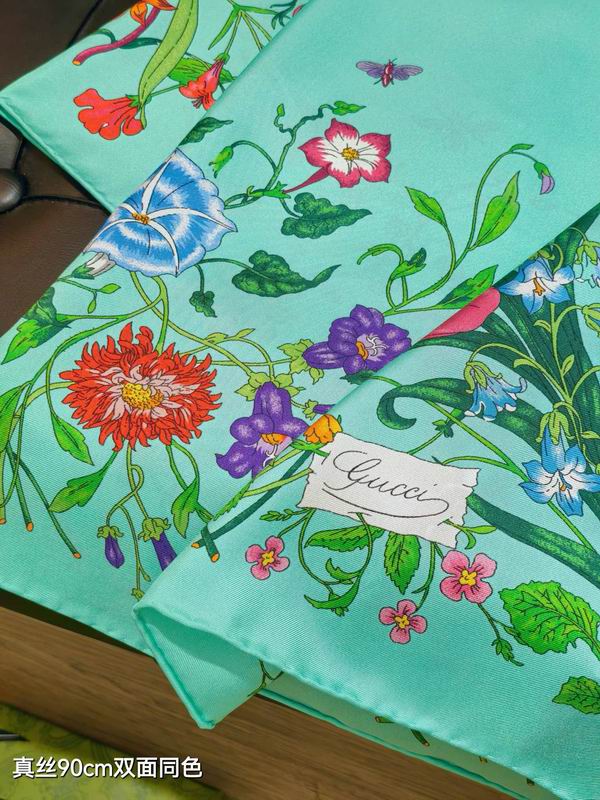 Gucci silk scarf 90X90cm E45 (25)