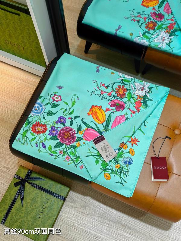 Gucci silk scarf 90X90cm E45 (27)
