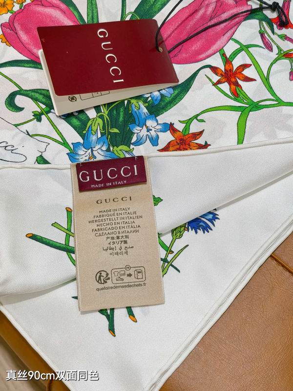Gucci silk scarf 90X90cm E45 (4)