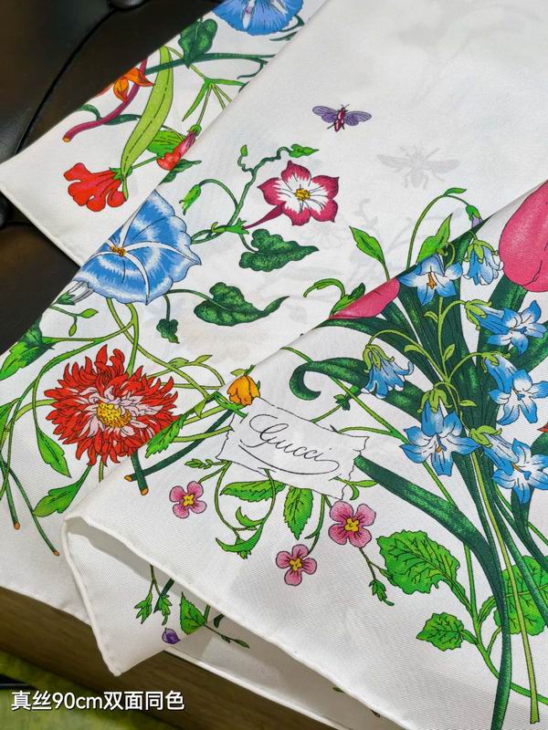 Gucci silk scarf 90X90cm E45 (5)