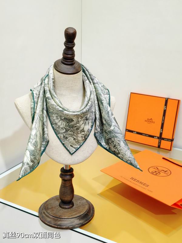 Hermes silk Scarf 90X90cm E156 (11)