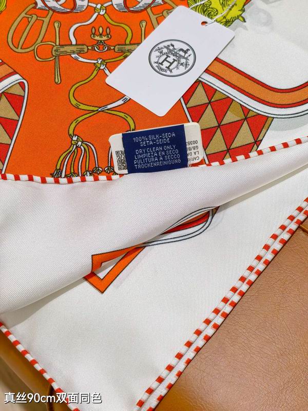 Hermes silk scarf 90X90cm E (4)