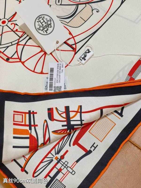 Hermes silk scarf 90X90cm E11 (24)
