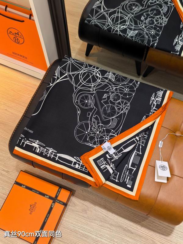 Hermes silk scarf 90X90cm E11 (7)