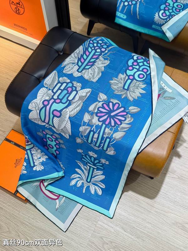 Hermes silk scarf 90X90cm E12 (14)