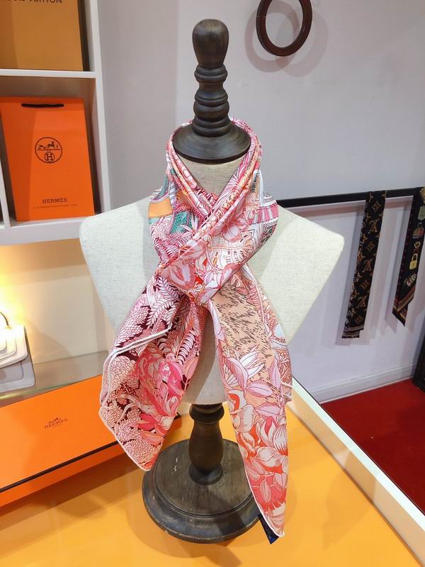 Hermes silk scarf 90X90cm E23 (1)