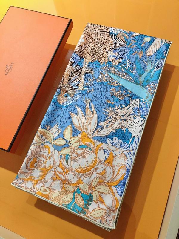 Hermes silk scarf 90X90cm E23 (17)
