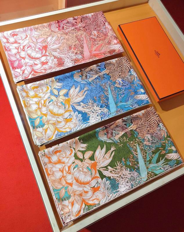 Hermes silk scarf 90X90cm E23 (18)