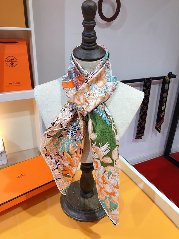 Hermes silk scarf 90X90cm E23 (19)