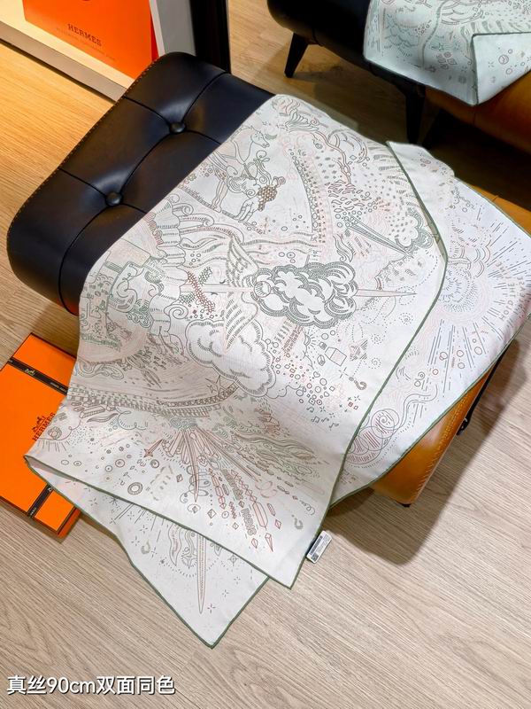 Hermes silk scarf 90X90cm E27 (46)