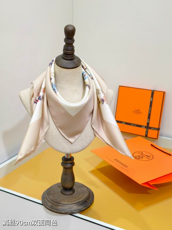 Hermes silk scarf 90X90cm E42 (33)