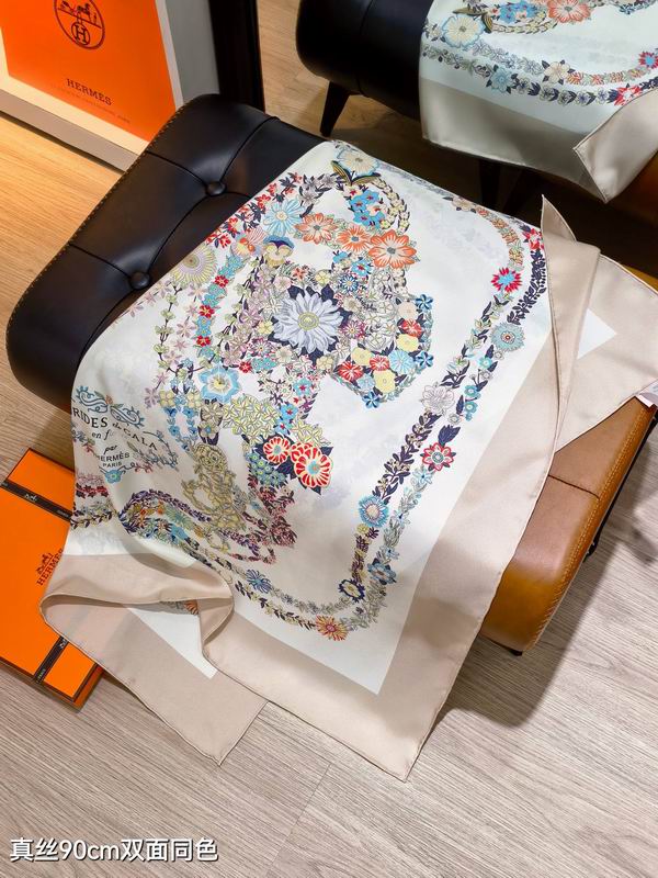 Hermes silk scarf 90X90cm E42 (37)