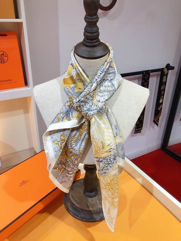Hermes silk scarf 90X90cm E95 (1)