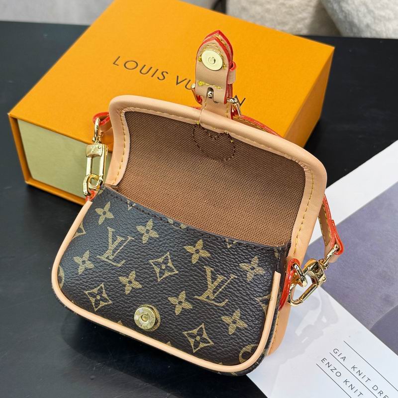 LV AirPods bag (21)