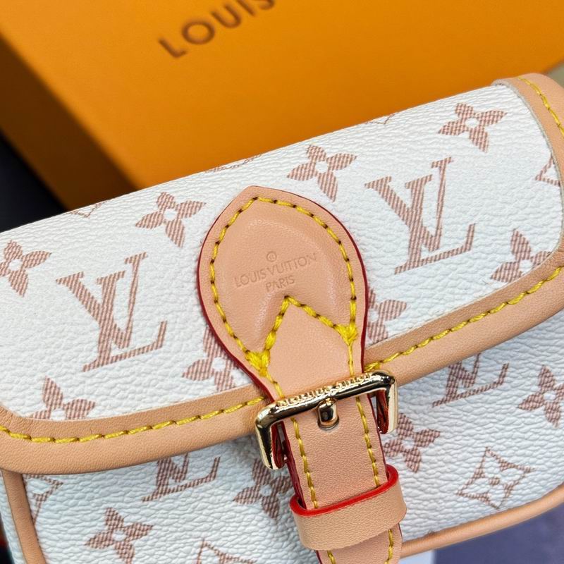 LV AirPods bag (3)