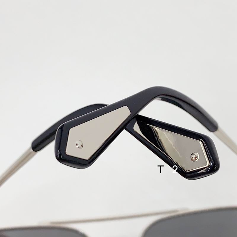 LV Z2207U 56 19 145 b08